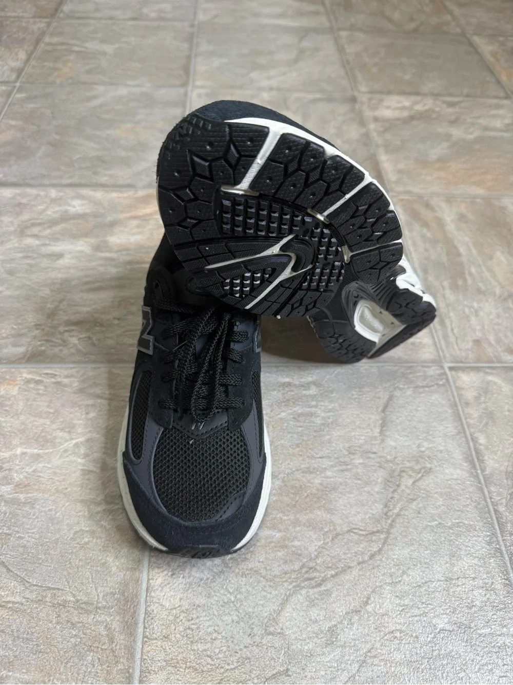 New Balance 2002R Black GS Shoe Size 4.5Y Black GC2002BK NWT